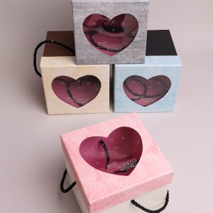 Коробка квадрат 13х13х13см с прозрачной крышкой Сердце микс