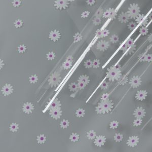 Пленка цветная Маргаритки 70см бело-сиреневый