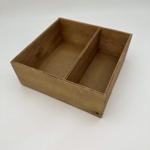 Бокс 25*25*9см., фанера, квадрат с перегородкой