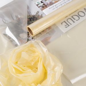 Пленка матовая/глянцевая"Стекло" 56см*10м Кремовая-04 т.м.30